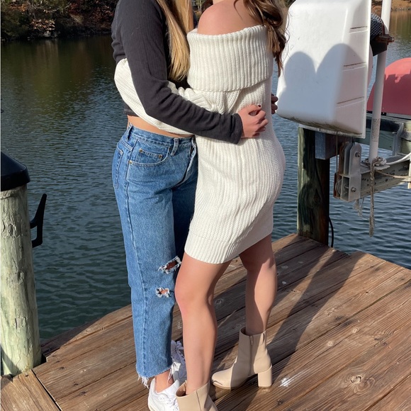 Forever 21 Dresses & Skirts - F21 Off the Shoulder Sweater Dress